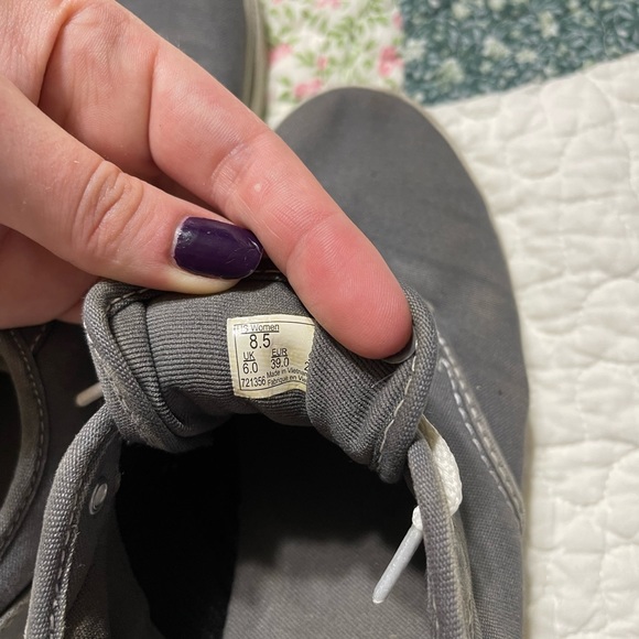 Lace Up Vans - Picture 4 of 4